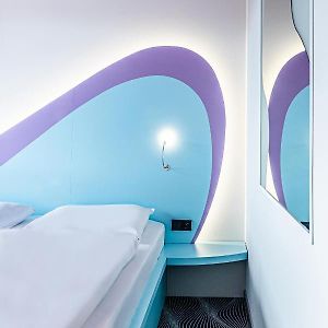 Comfort Zimmer mit Kingsize-Bett